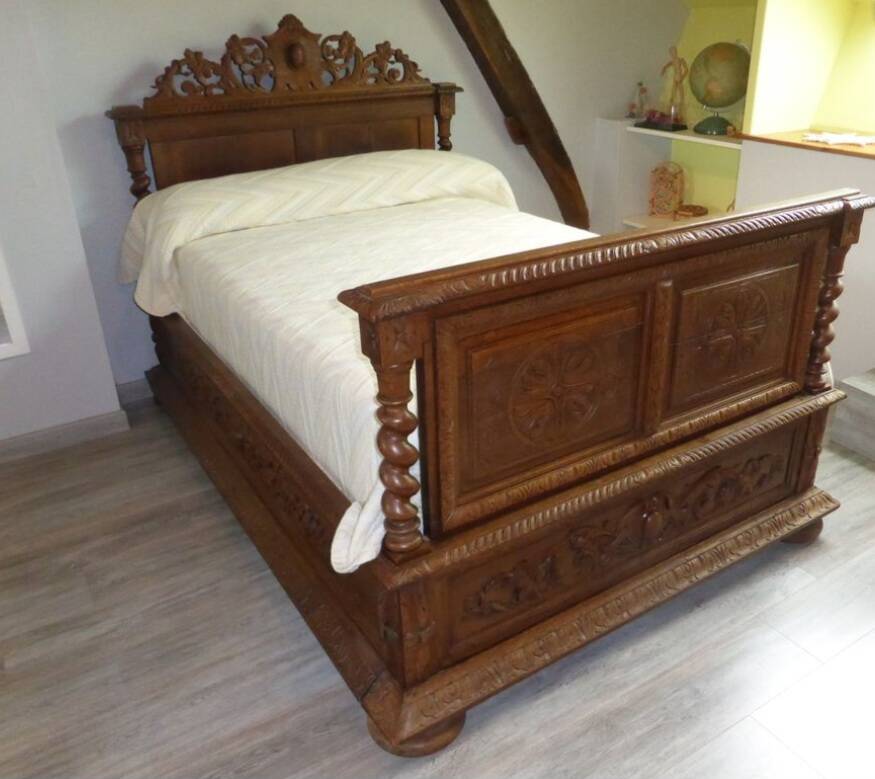 Lit ancien style Louis XIII Baroque