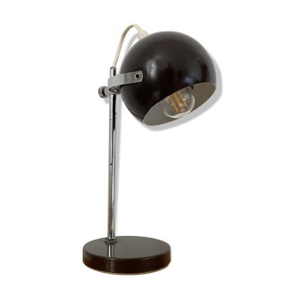 Eyeball desk lamp