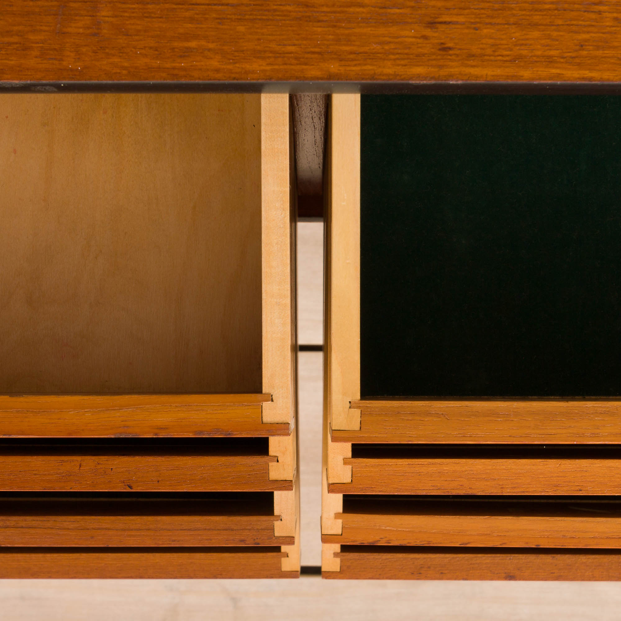 Ergo Wall Unit in teak with 6 shelves and 2 cabinets by John Texmon for Blindheim Møbelfabrikk, 2 ba