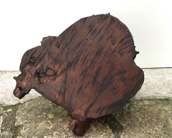 Table d’appoint ou table basse en bois art populaire