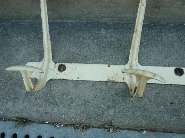 Industrial coat rack in iron 4 double patères