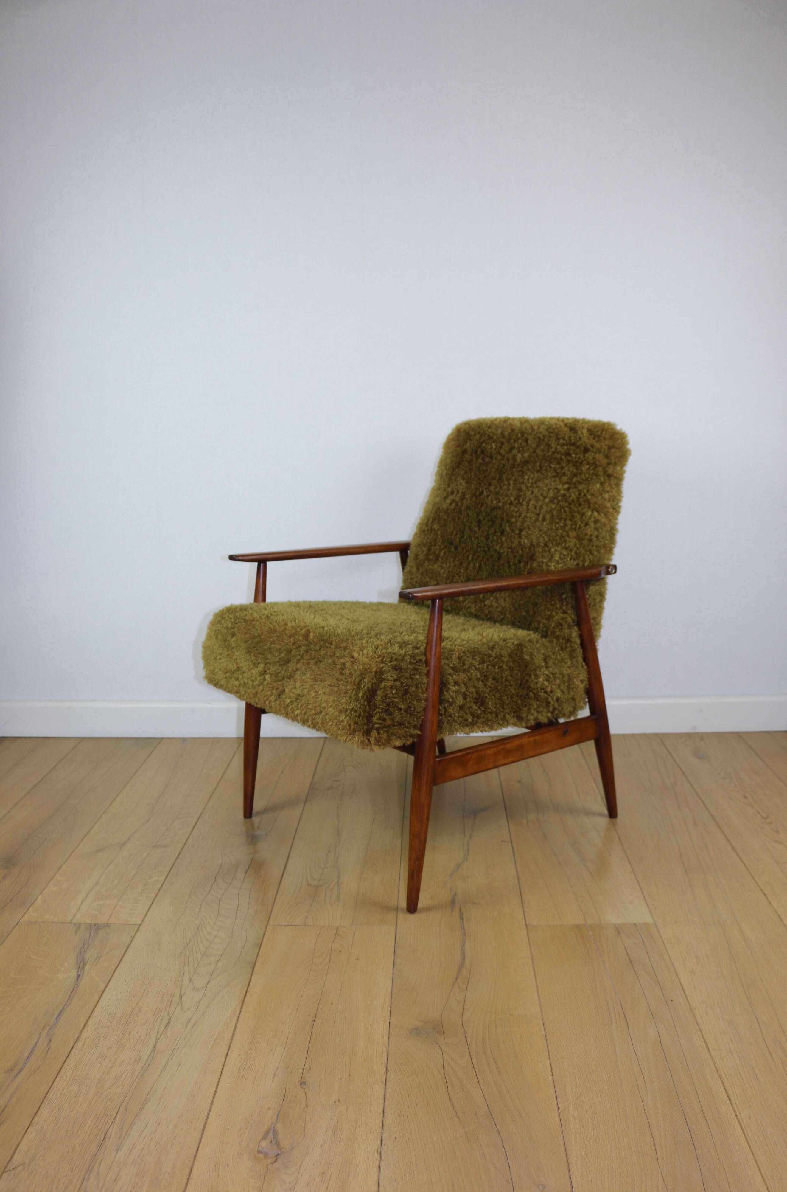 Armchair 'Lis', 1970s brown vintage khaki / olive long hair Rudy boucle design Henryk Lis - 2 pieces available