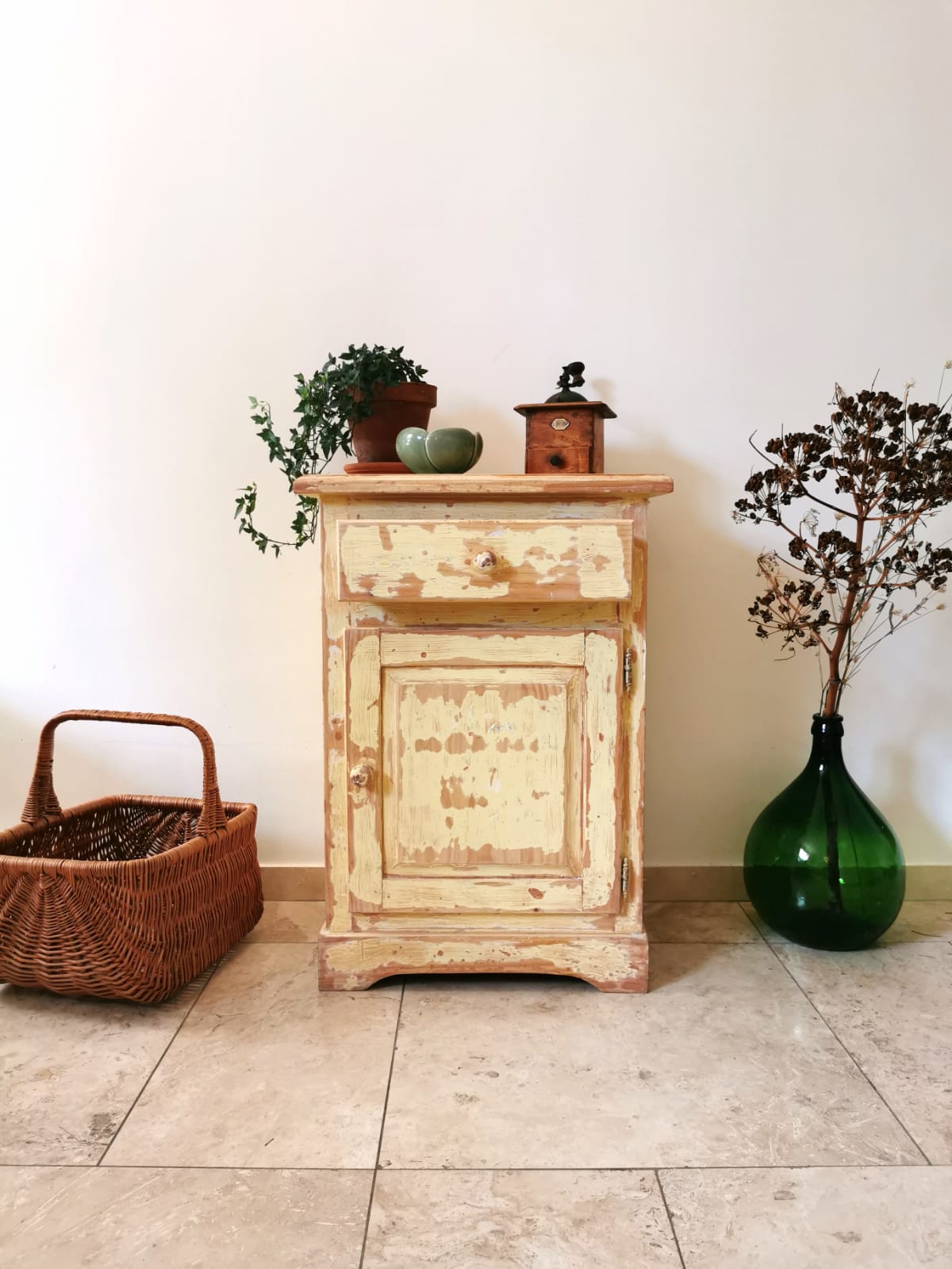 Patinated pine jam maker