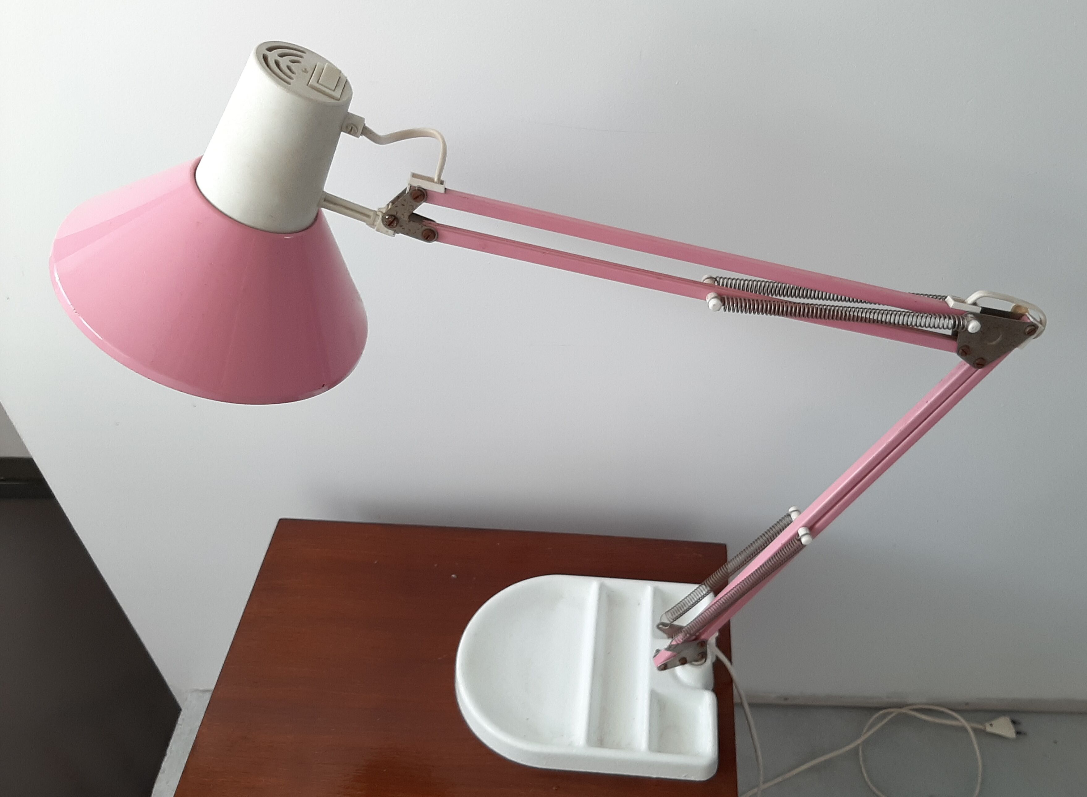 Pink architect office lamp with enamelled cast iron support