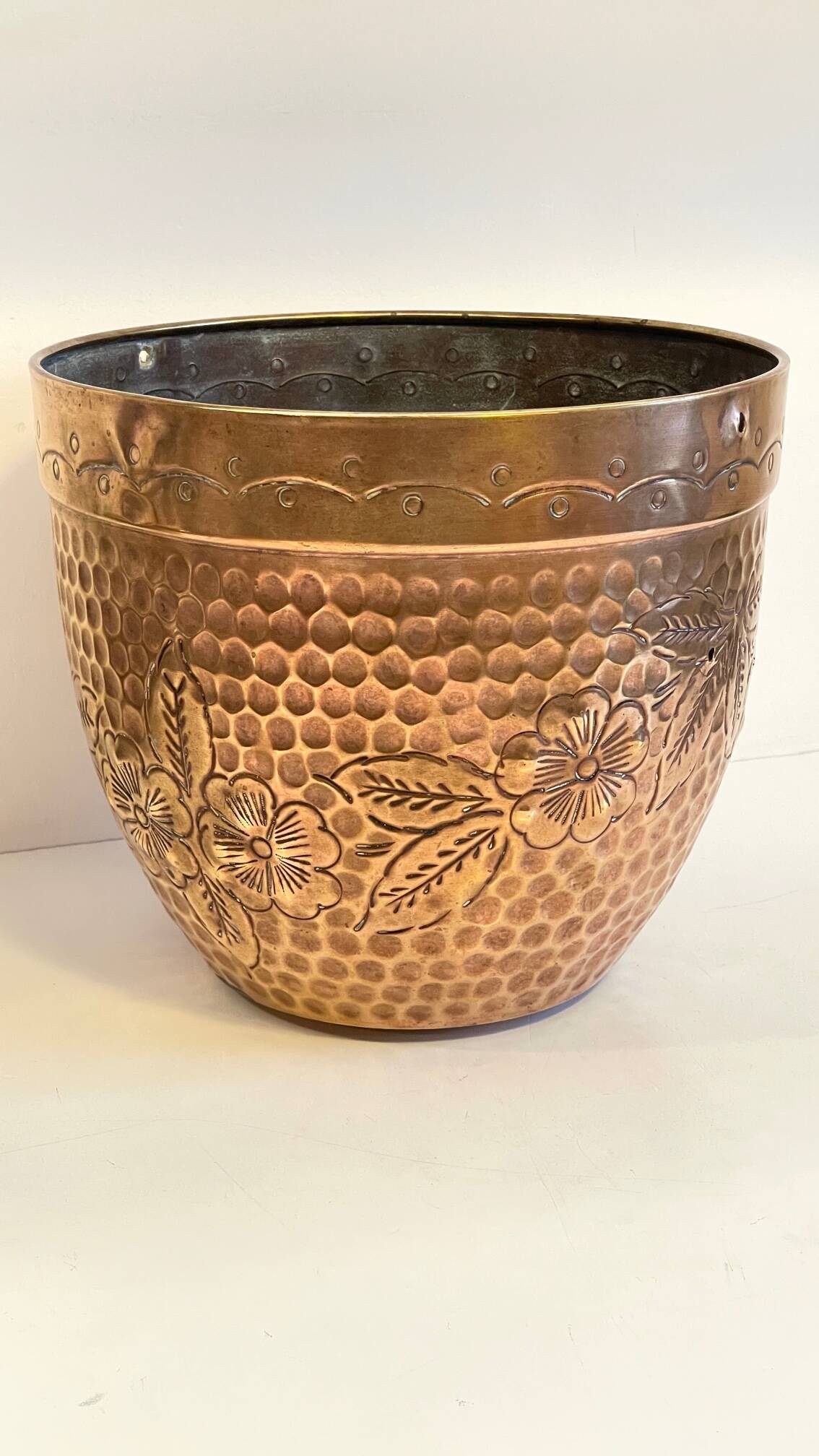 Large planter by villedieu in brass 1970s - 1980s
