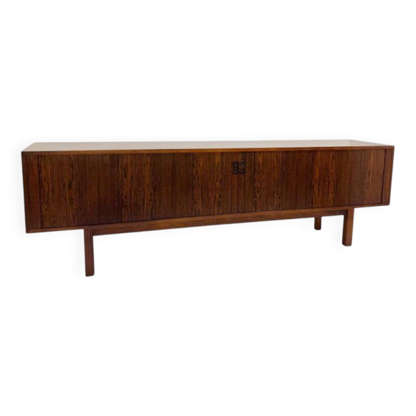 Buffet bas moderne du milieu du siècle avec portes coulissantes, Italie, années 1960.
