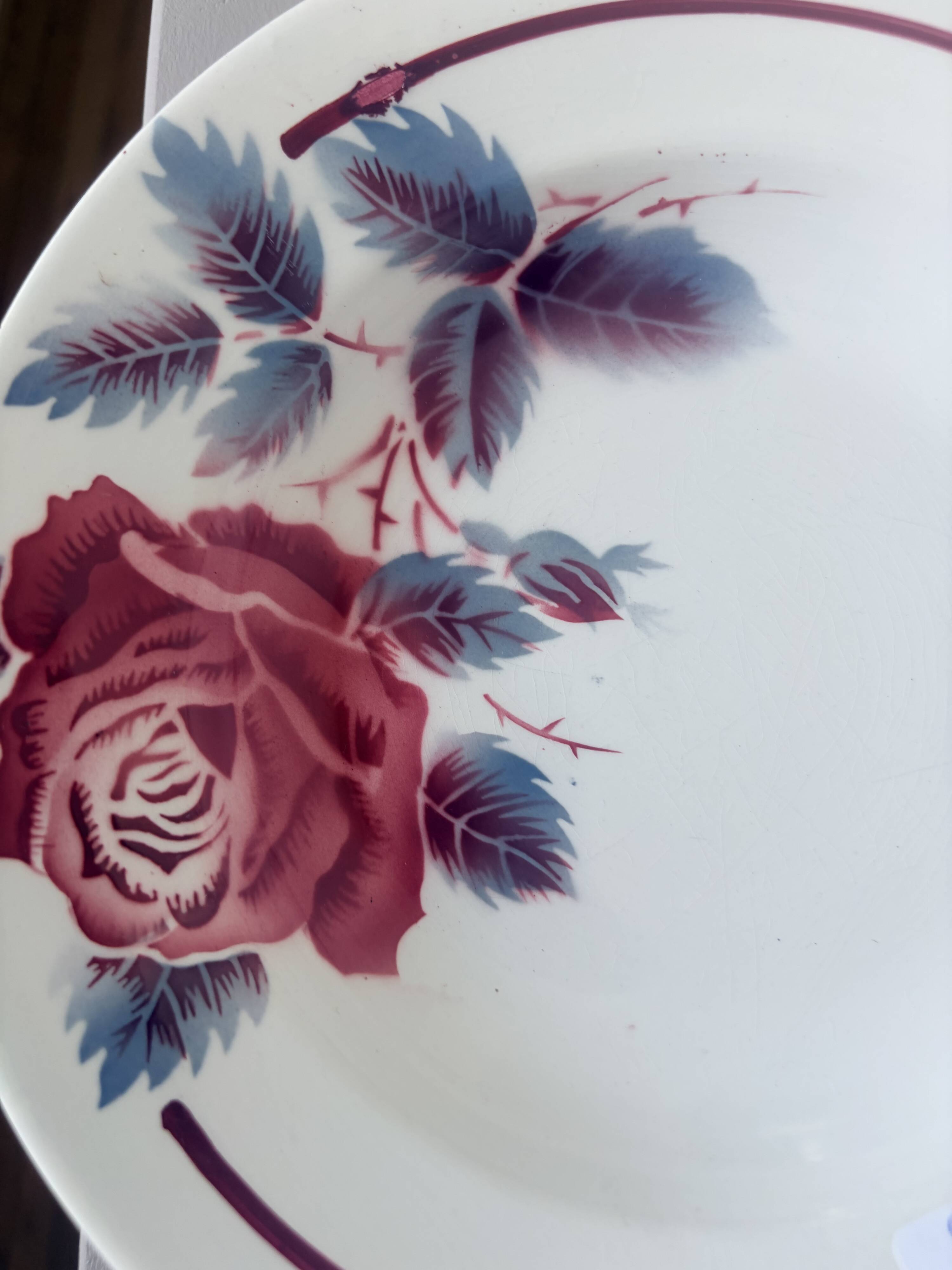 3 assiettes creuses vintage en pêle mêle 220637