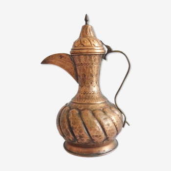 Copper jug with lid and brass handle, large copper jug with relief