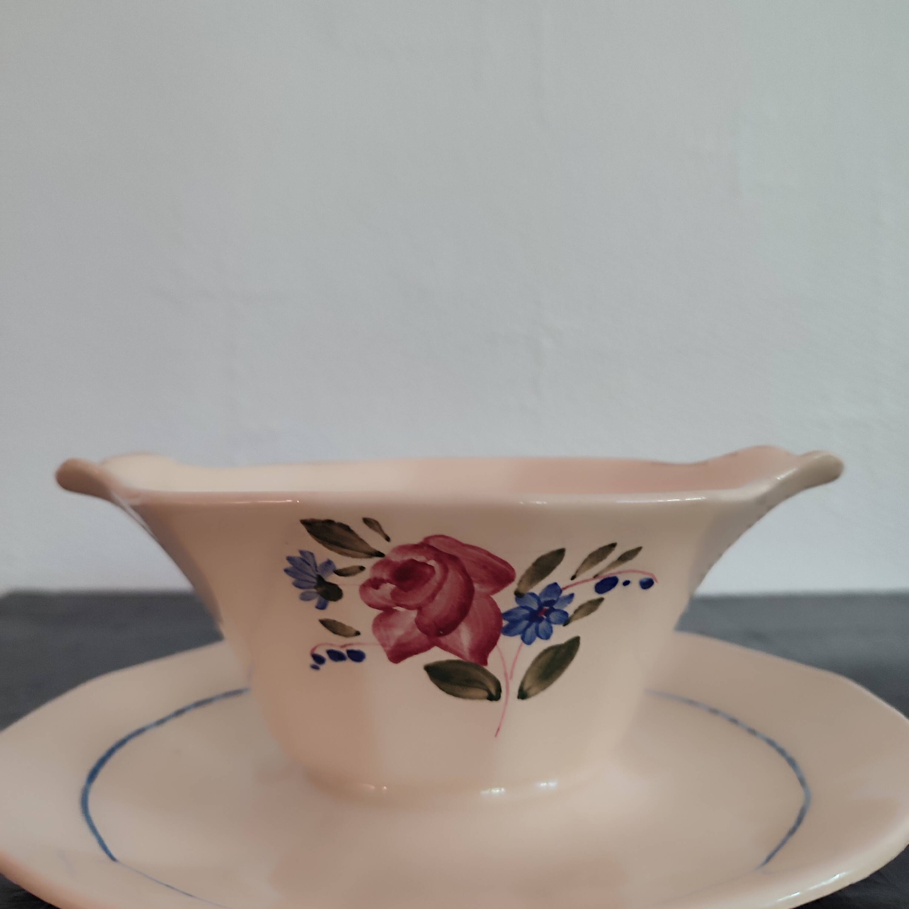 Digoin Sarreguemine gravy boat