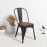 Chaise Industrielle en métal noir mat avec assise bois naturel foncé