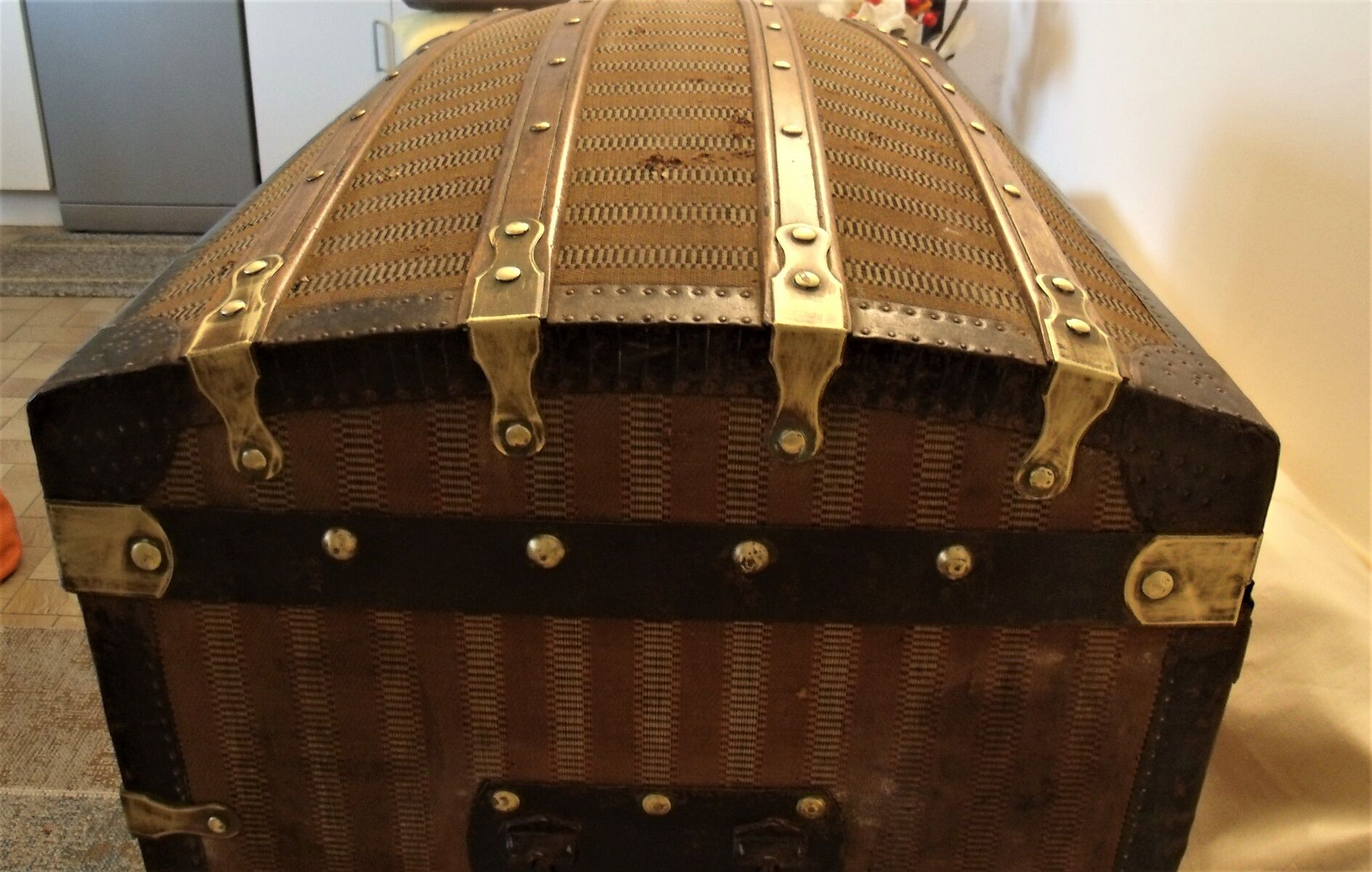 Curved trunk chest storage wood and canvas to scratches