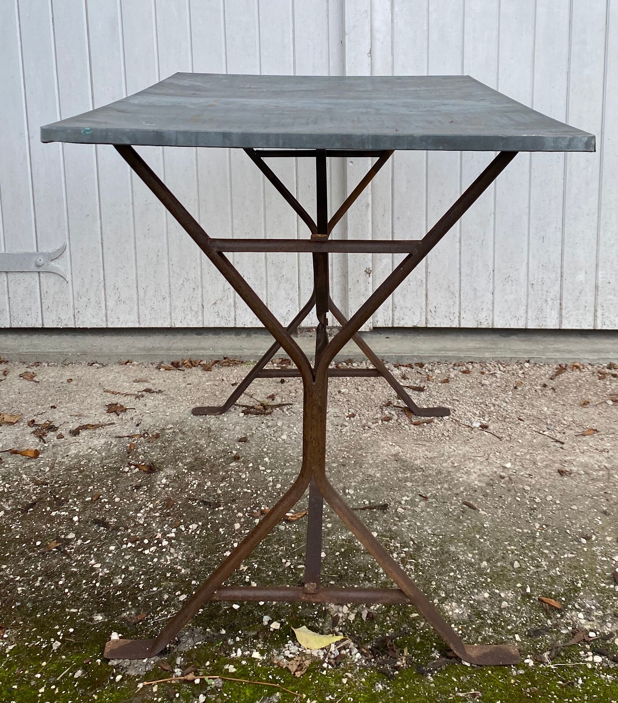 Zinc tray outdoor table