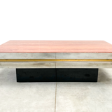 Table basse en marbre rouge