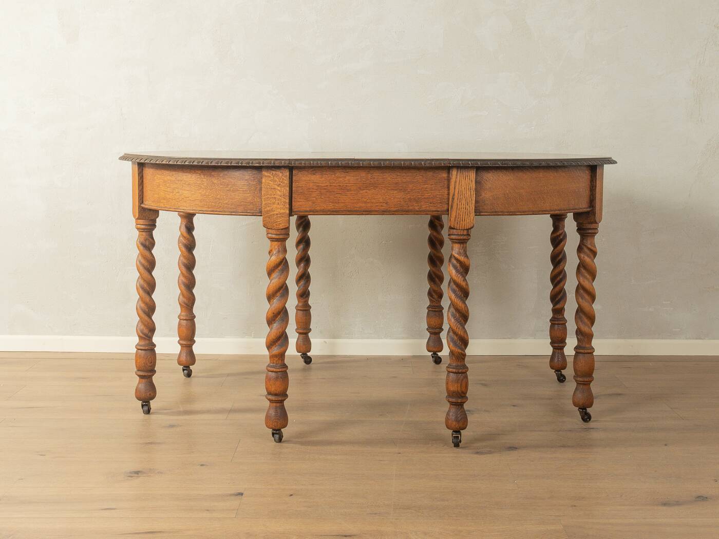 Victorian dining table, around 1840, solid oak, extendable