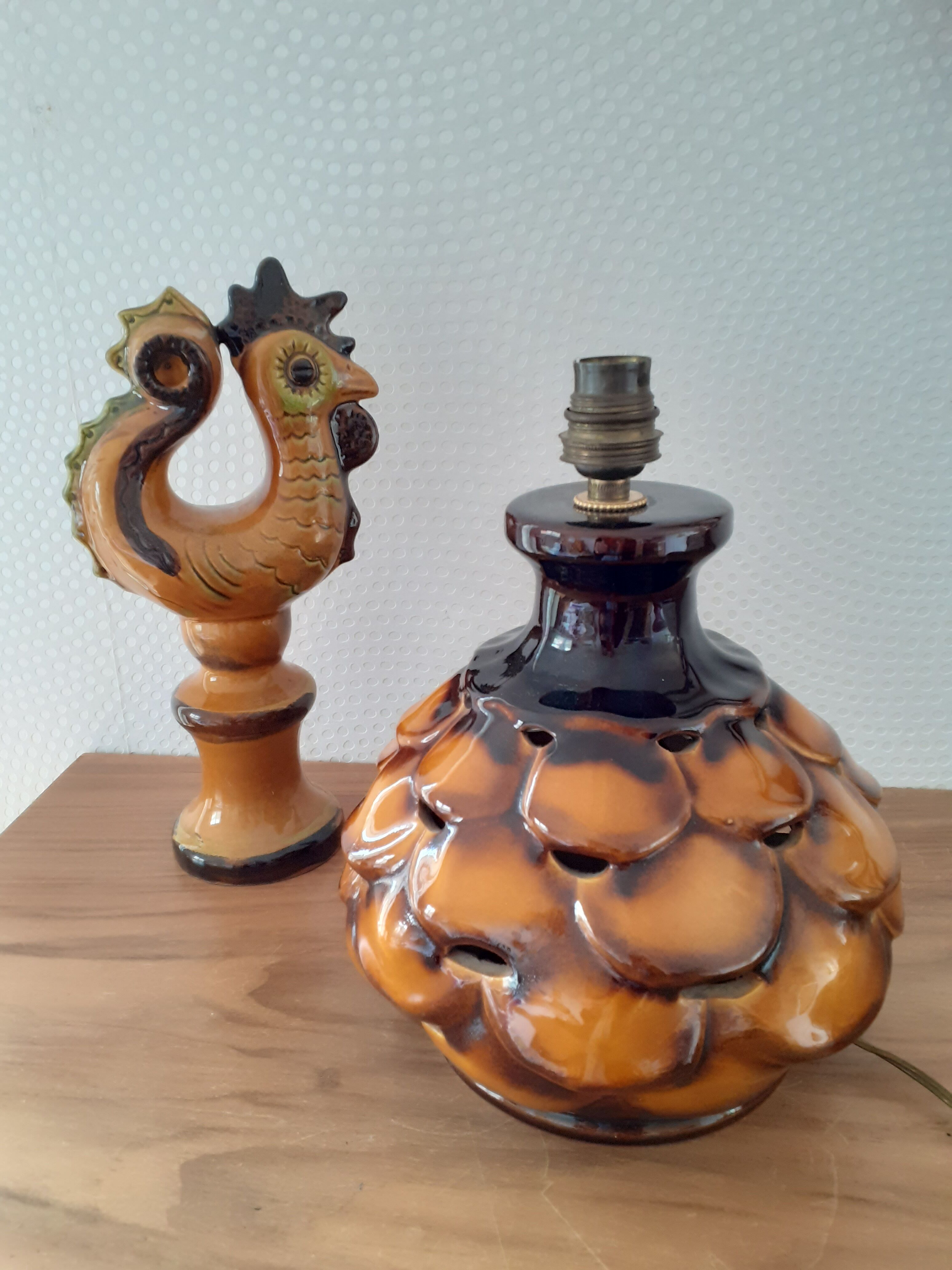 Pine cone ceramic lamp foot
