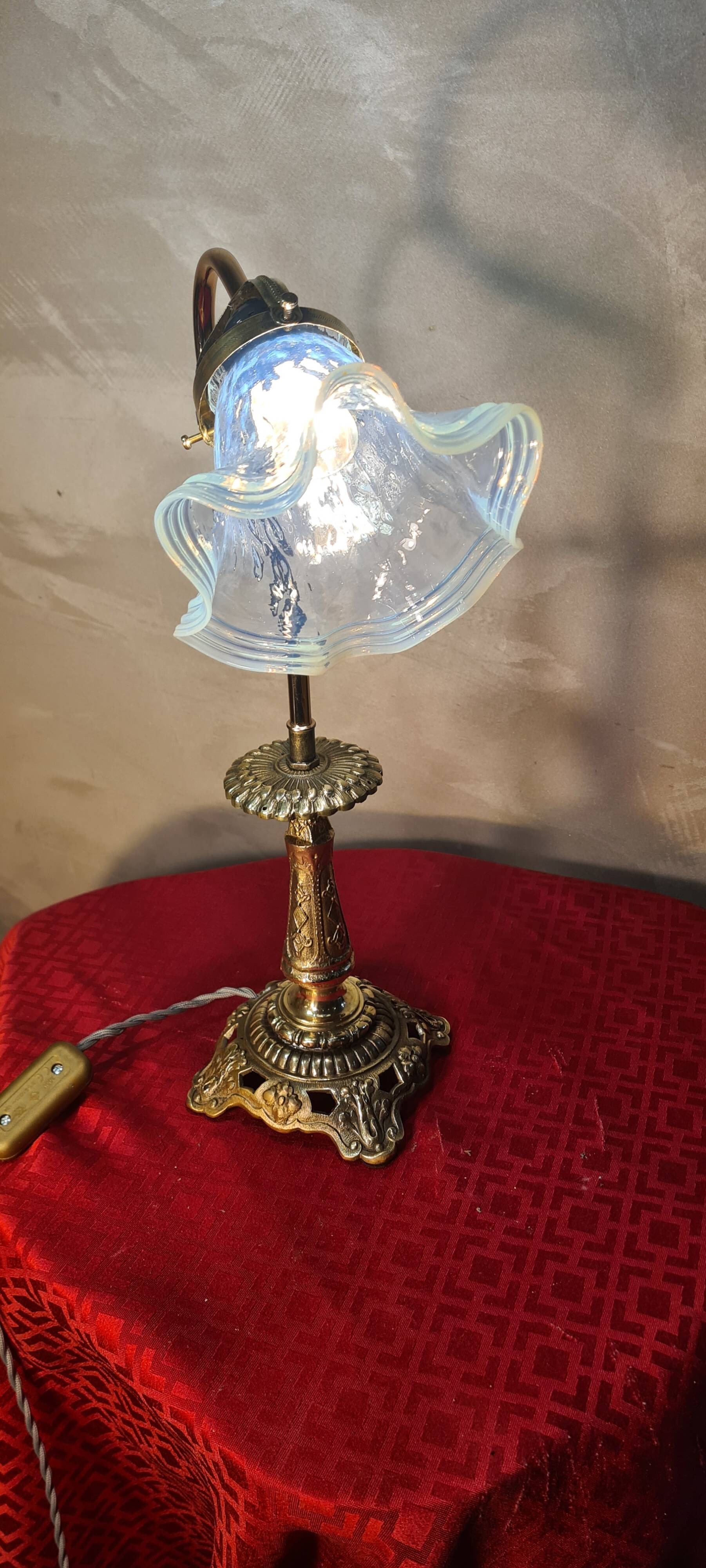 bronze art nouveau tulip lamp with translucent blue lace glass 39x25 cm