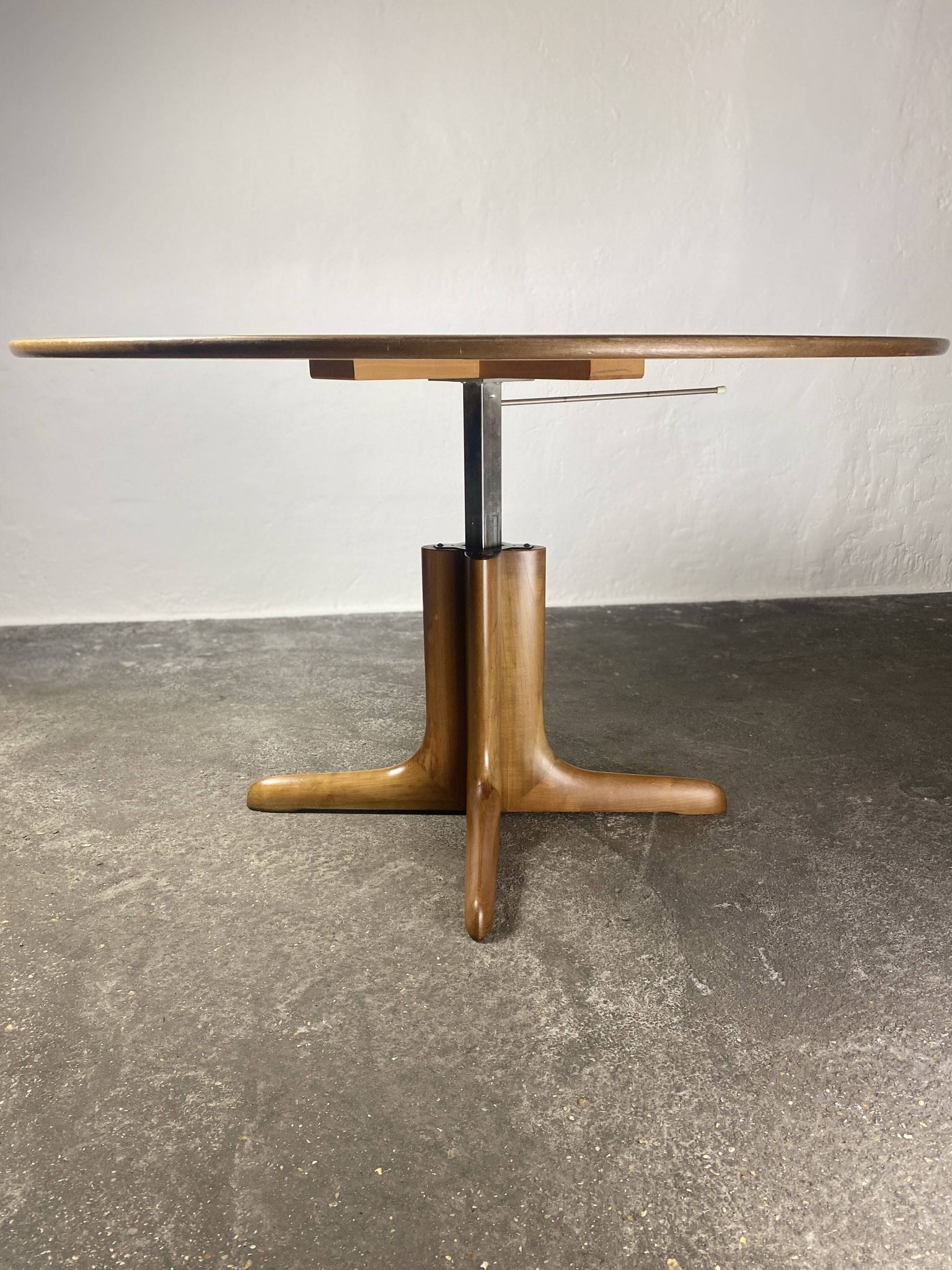 Adjustable table, Scandinavian, walnut, 1960 “Mount and Lower”.