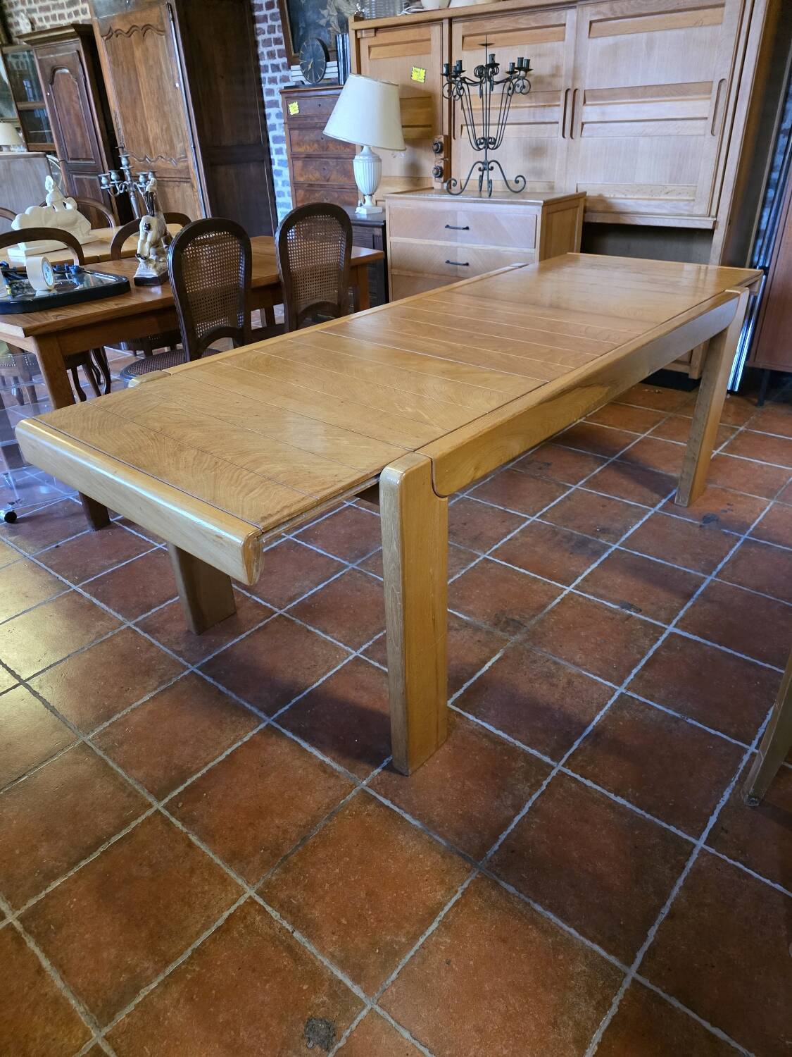 Extendable table in elm from the Regain house of the 1970s.