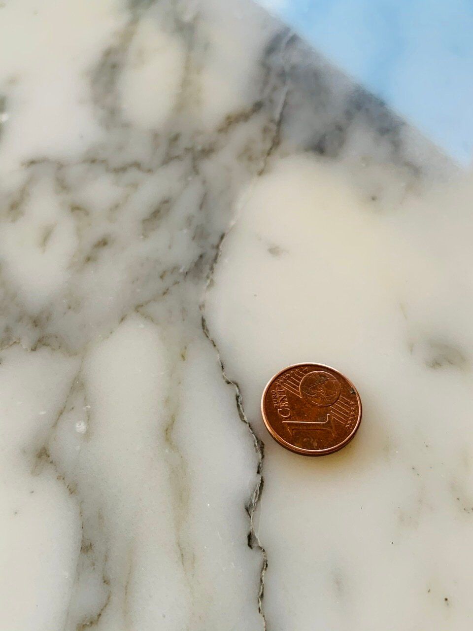 Eero Saarinen coffee table, oval, "Tulip" by Knoll International, circa 70's