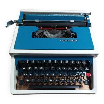 Underwood 315 portable blue typewriter with carrying case