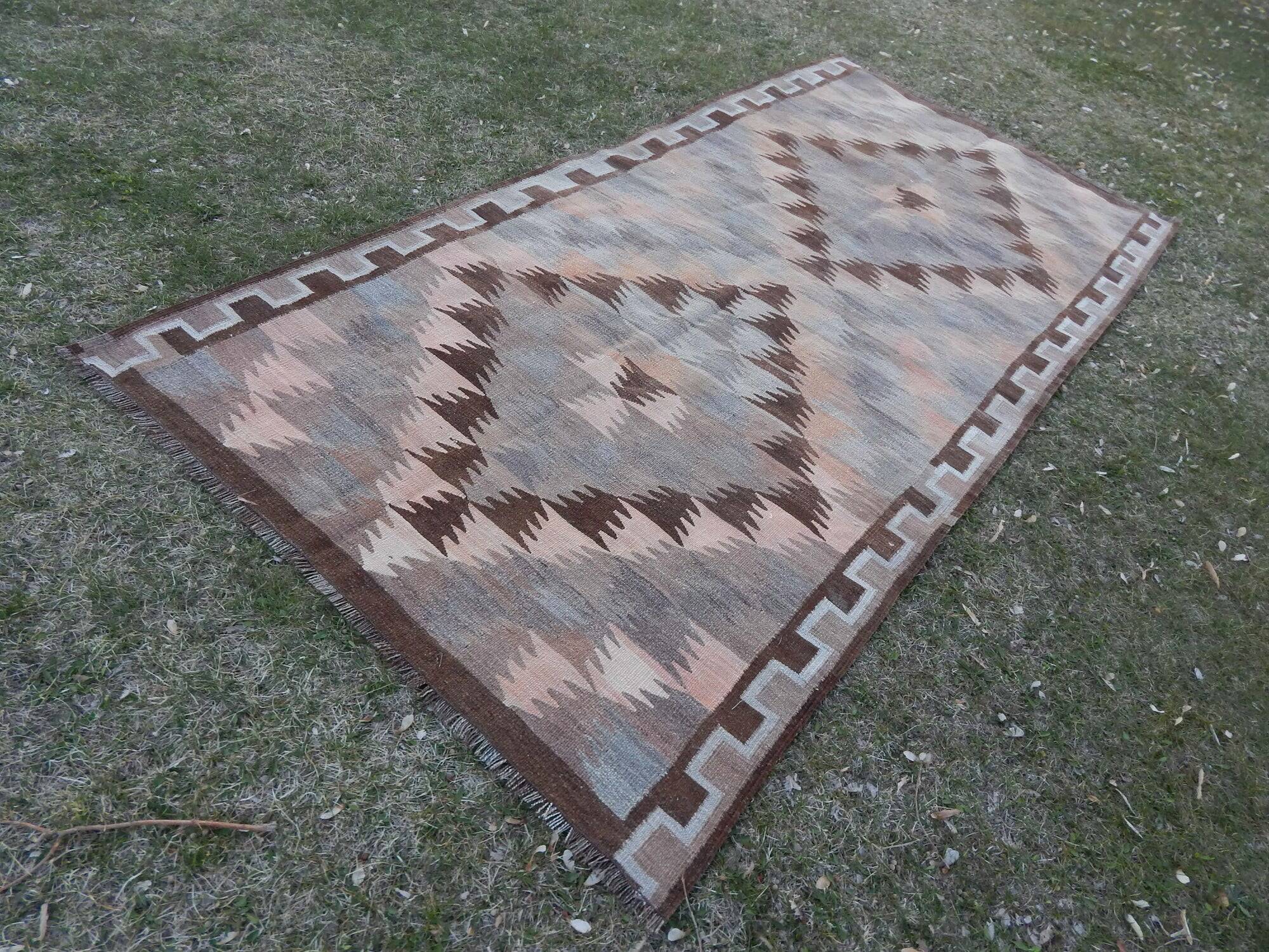 Vintage Turkish kilim handwoven 142x284 cm