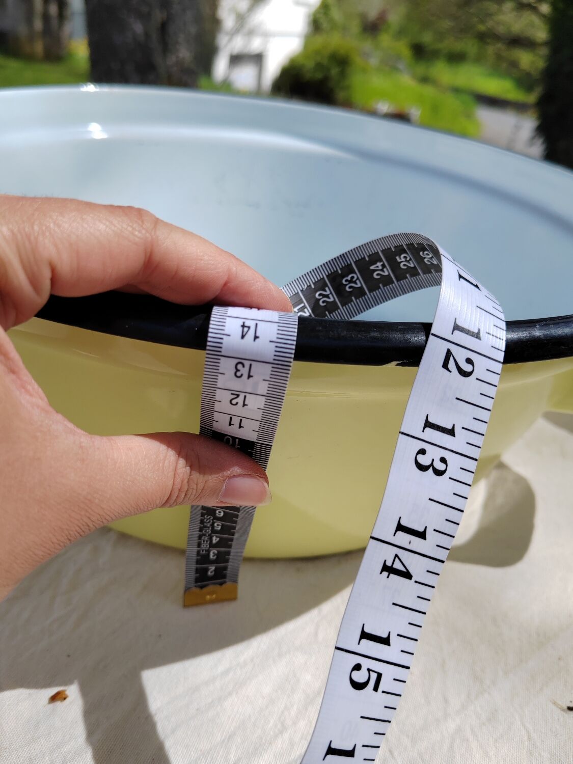 Yellow enamelled sheet metal basin 50/60s