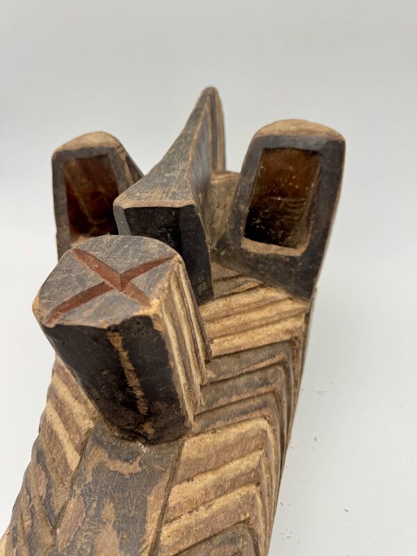 Masque africain Songye Kifwebe – art tribal Congo RDC, bois sculpté