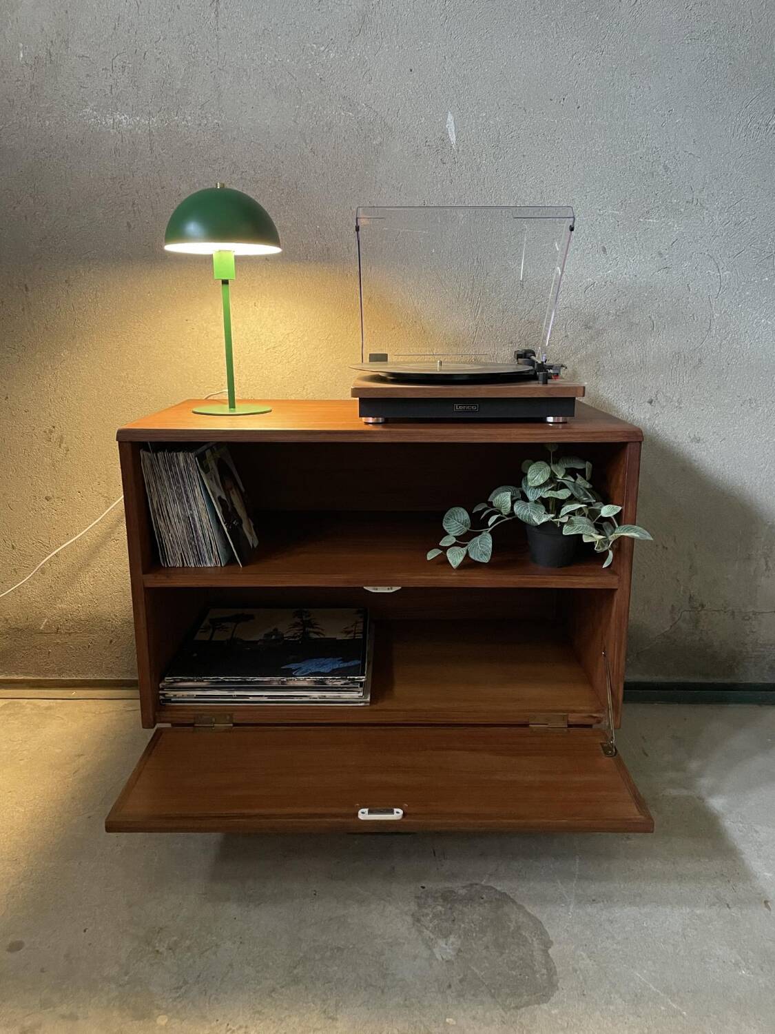 Vintage Teak TV or vinyl turntable unit