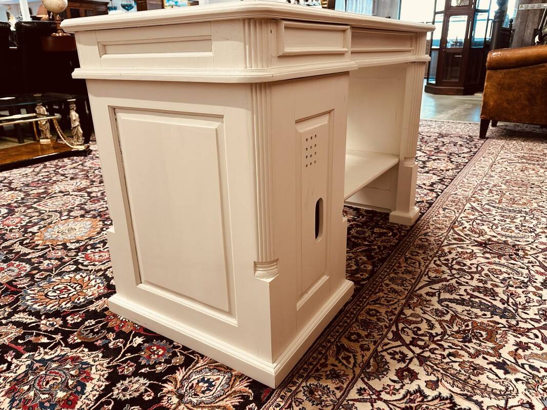 Bureau blanc classique anglais