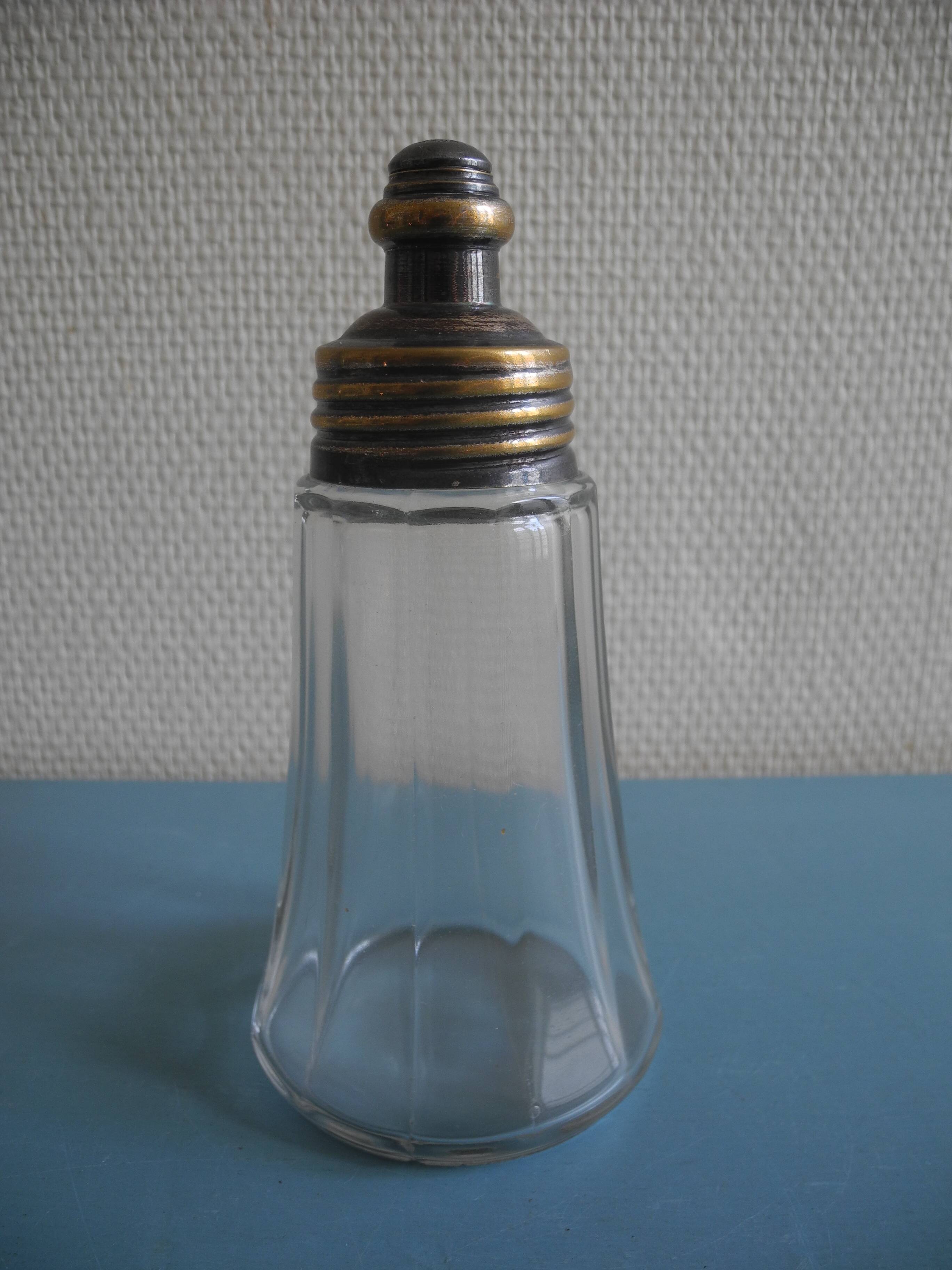 old French sugar shaker La Parfaite SGDG