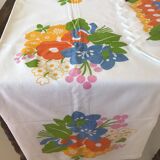Floral tablecloth and its 8 vintage towels