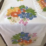 Nappe fleurie et ses 8 serviettes vintage