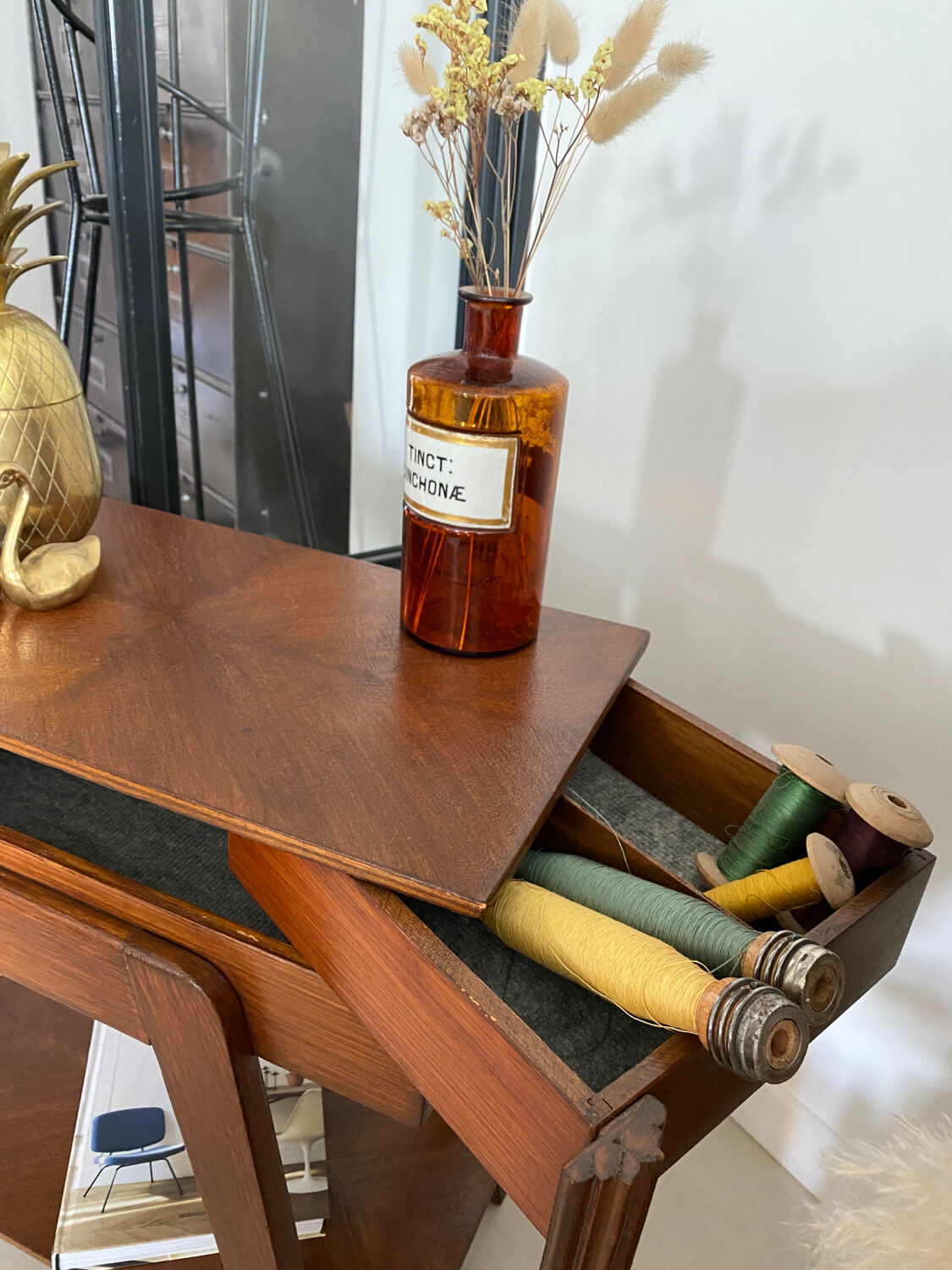 Vintage compass feet worker