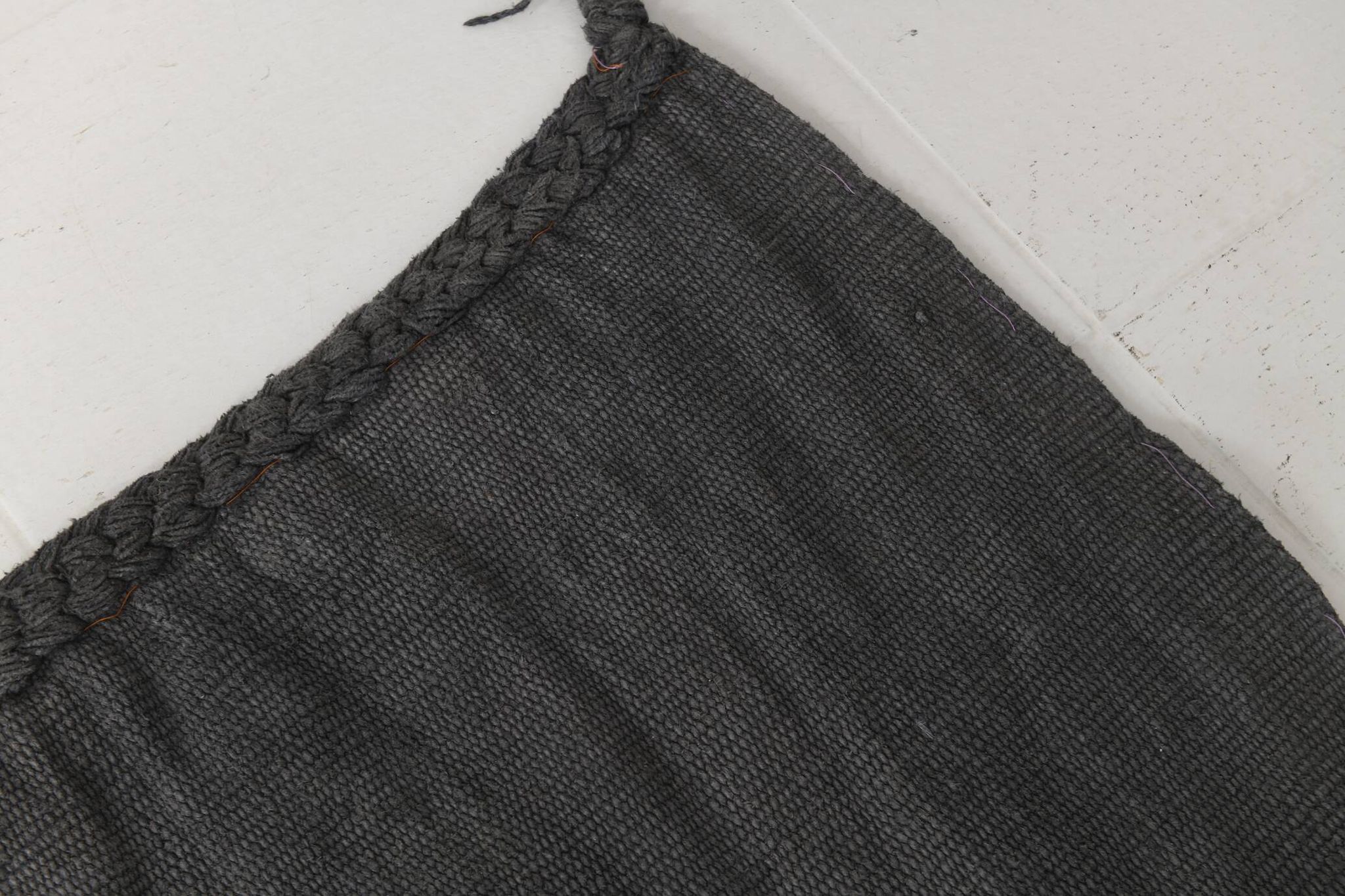 Tapis Kilim doux anthracite gris grande surface pour chambre, 147x205 cm
