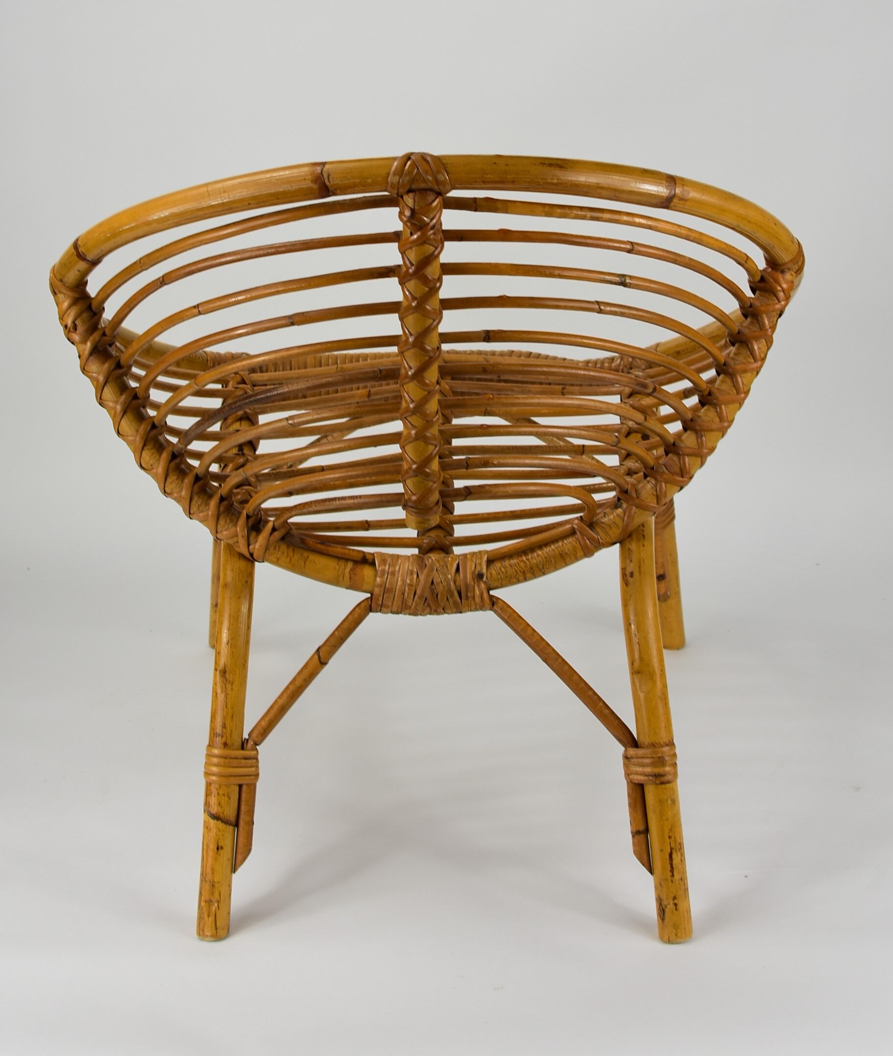 Fauteuil rotin vintage pour enfant