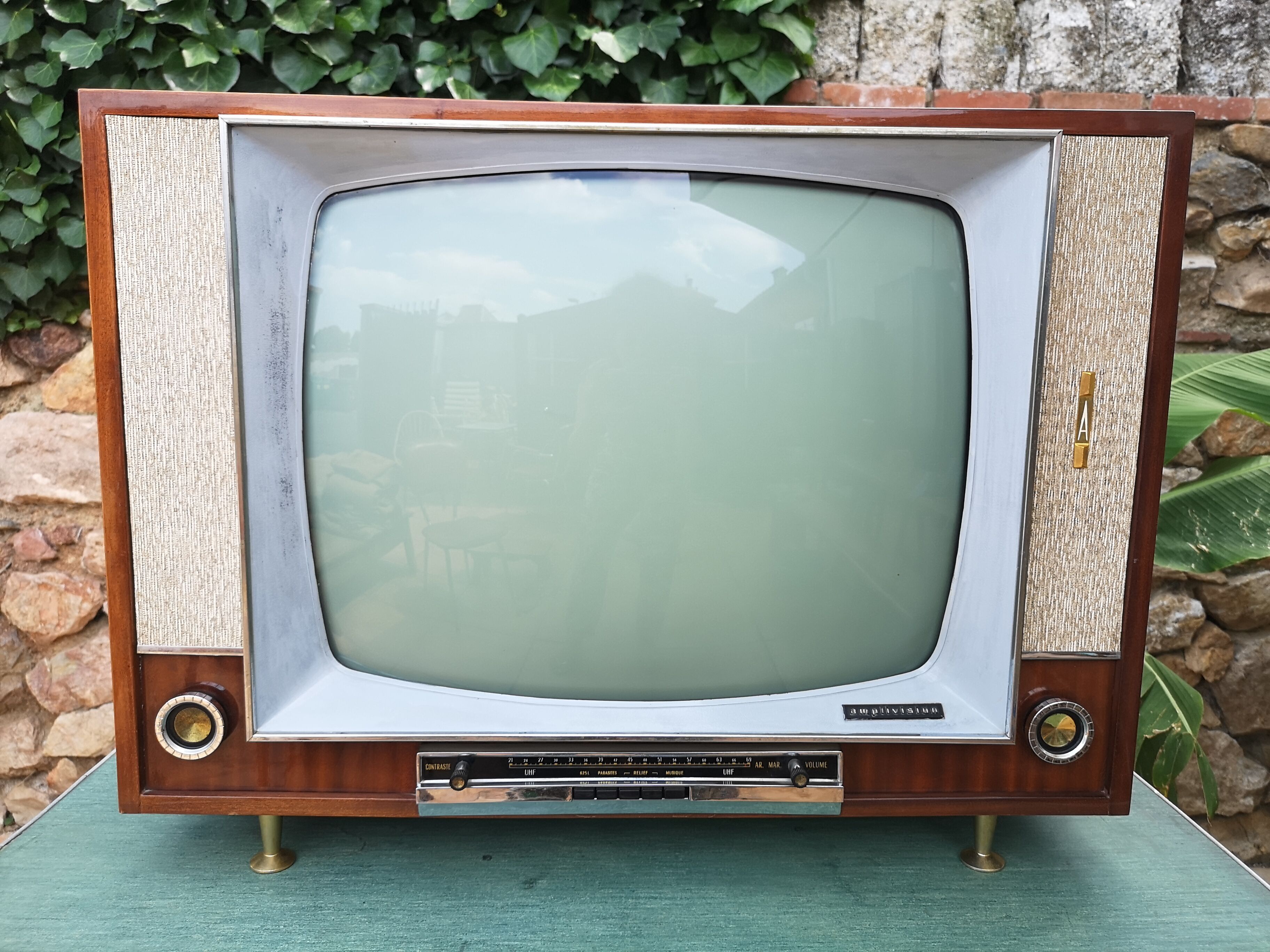Vintage television Amplivision model AV 604