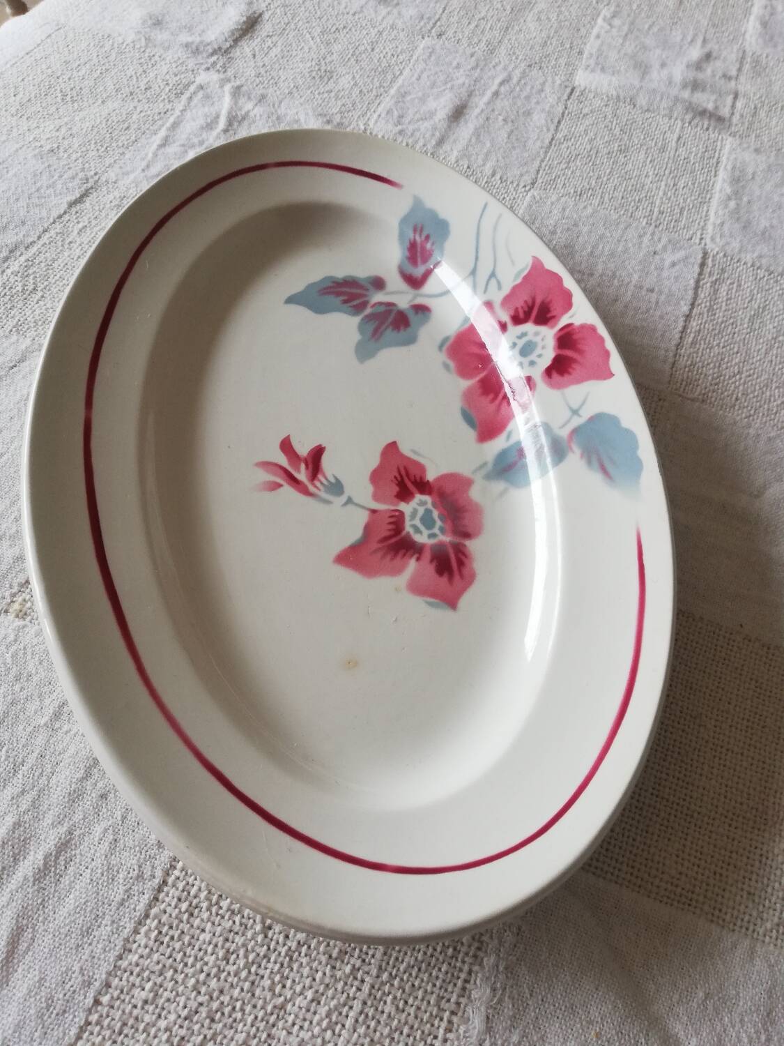 Serving dish, Digoin Clematis flowered dish