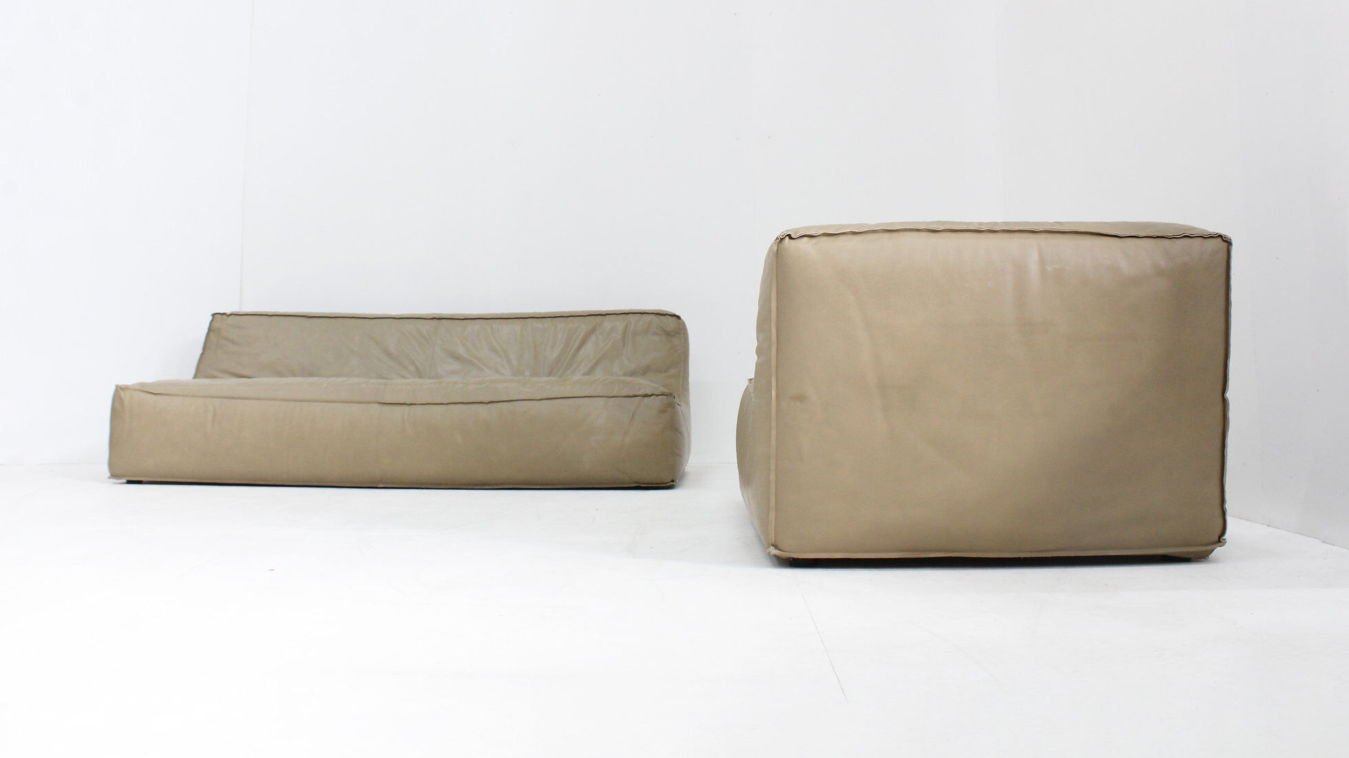Vintage modular green leather sofa by Verzelloni Italy 1990s