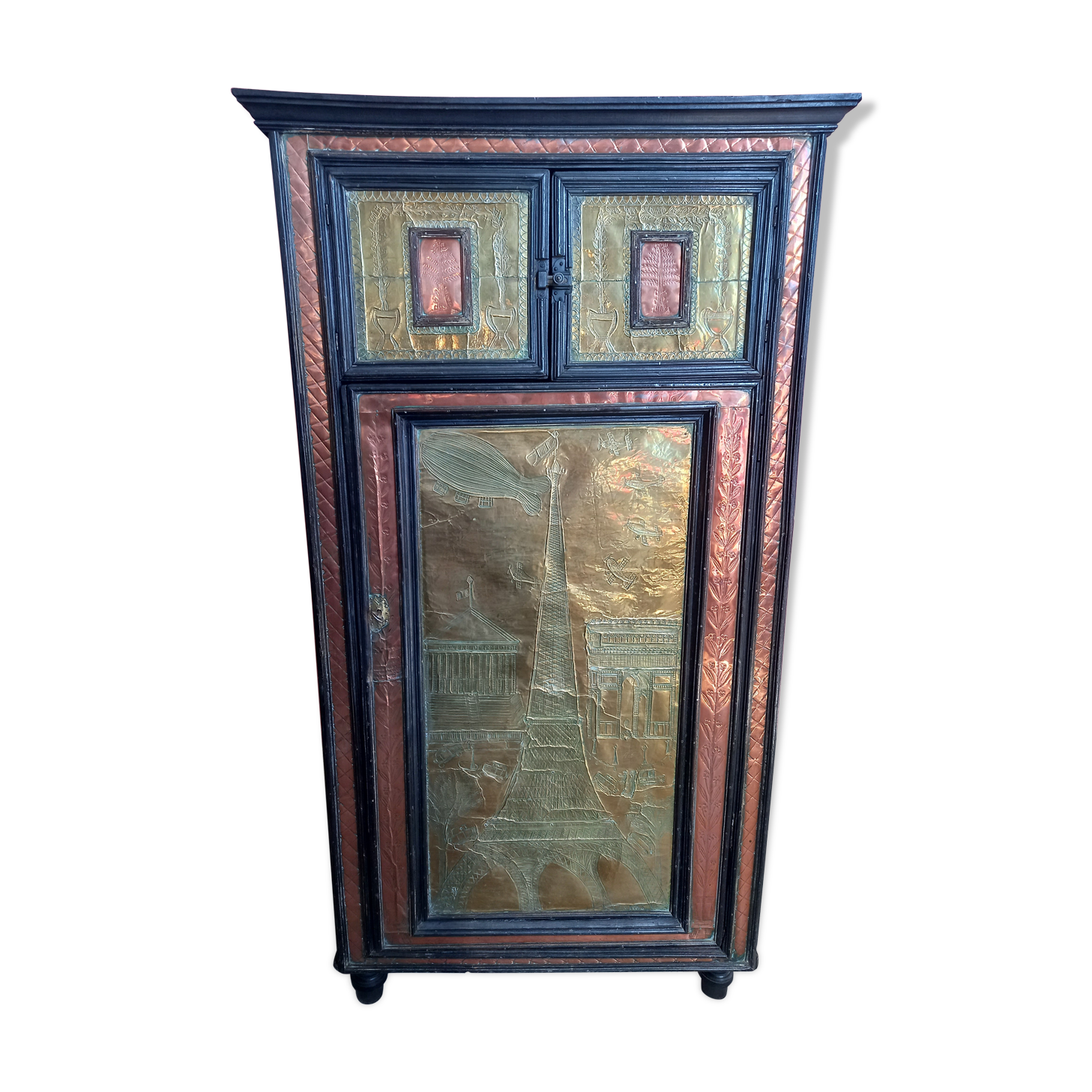Parisian wardrobe decor Eiffel Tower on brass 20s