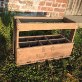Old box with 10 wooden bottles -bc