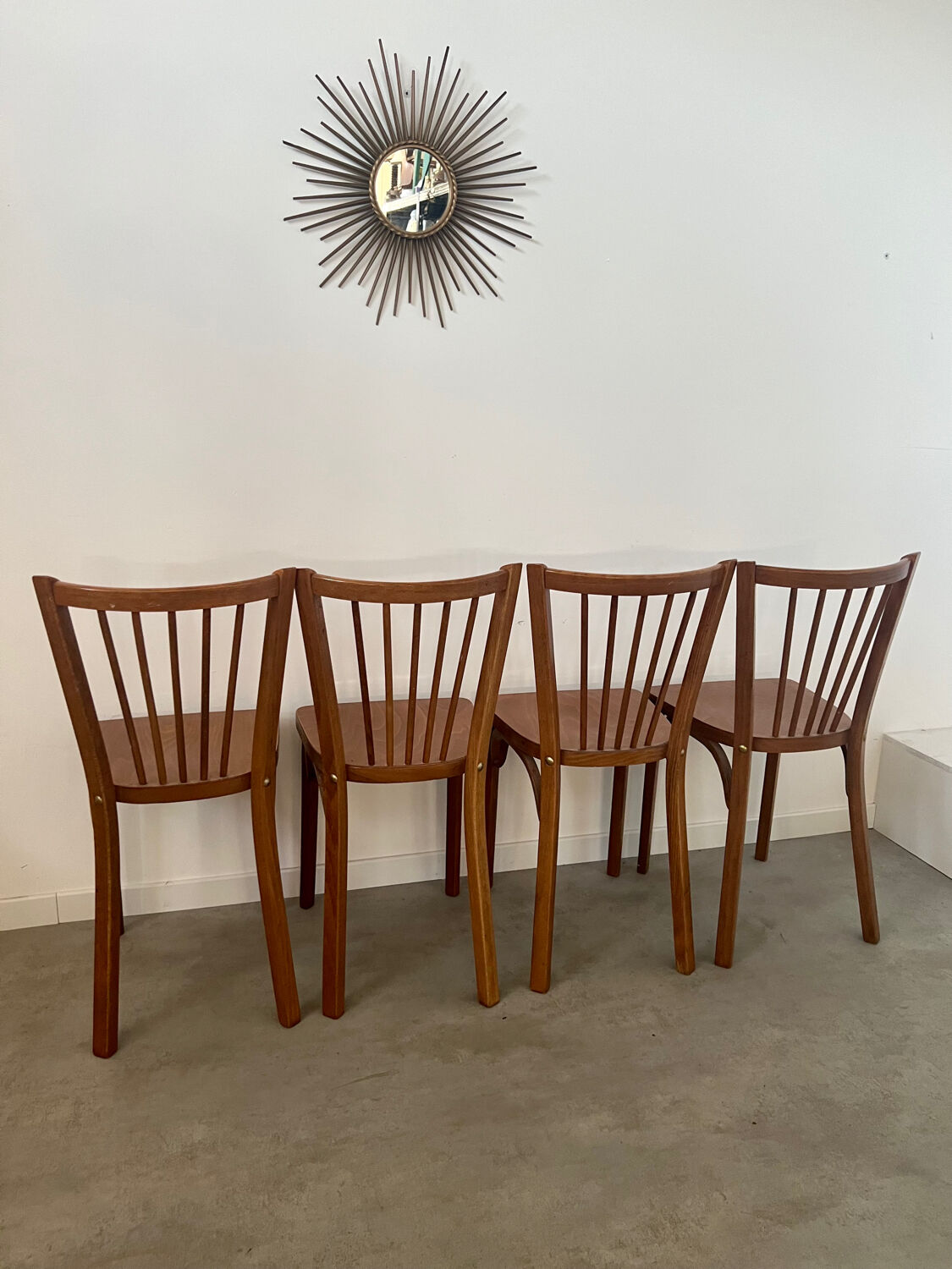 Lot de 4 anciennes chaises de bistrot baumann vintage en bois