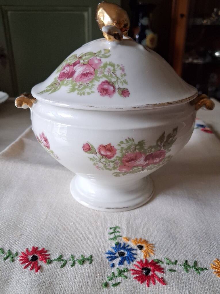 Antique porcelain sweet box from Limoges - William Guérin