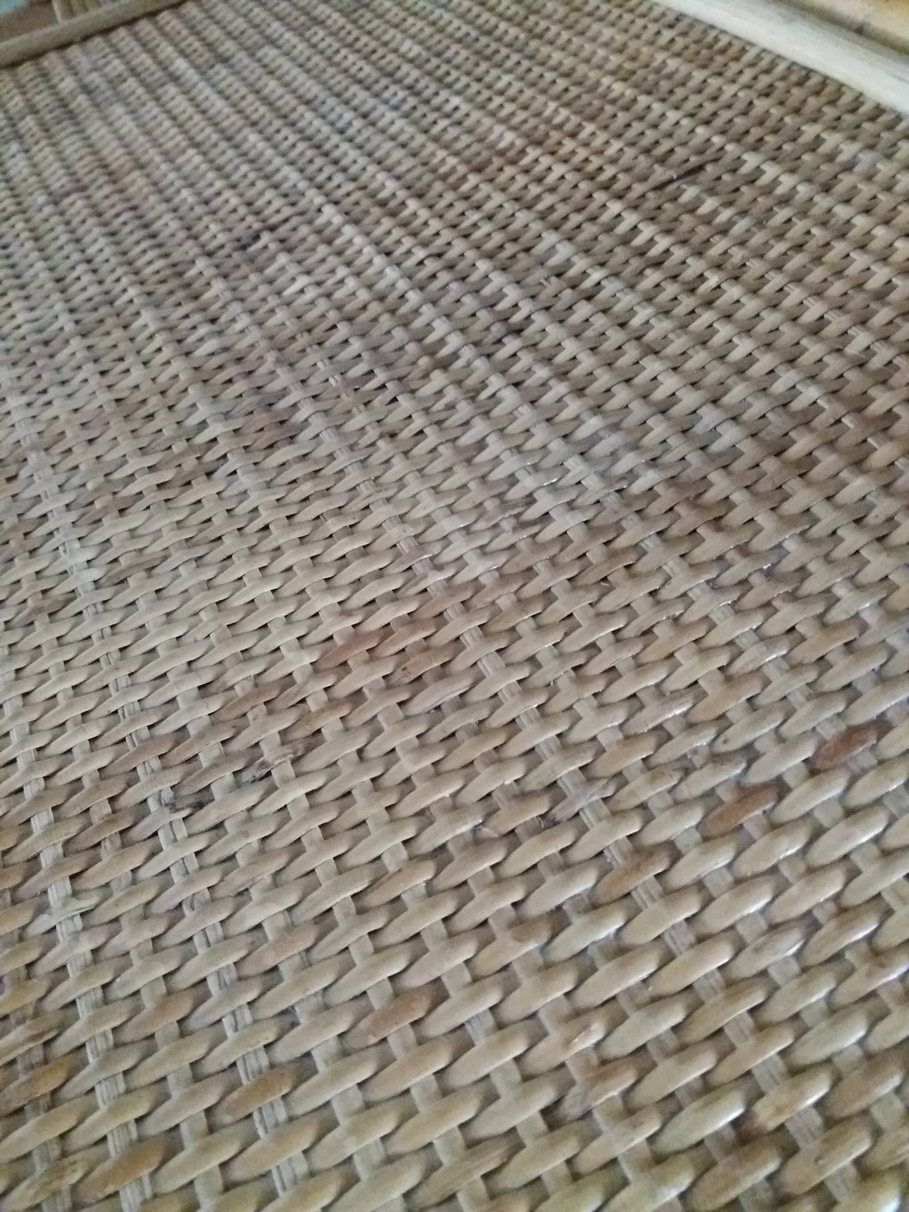 Chest of drawers in wicker and rattan