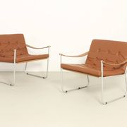 Paire de fauteuils de style safari avec accoudoirs en sangles de cuir, 1960
