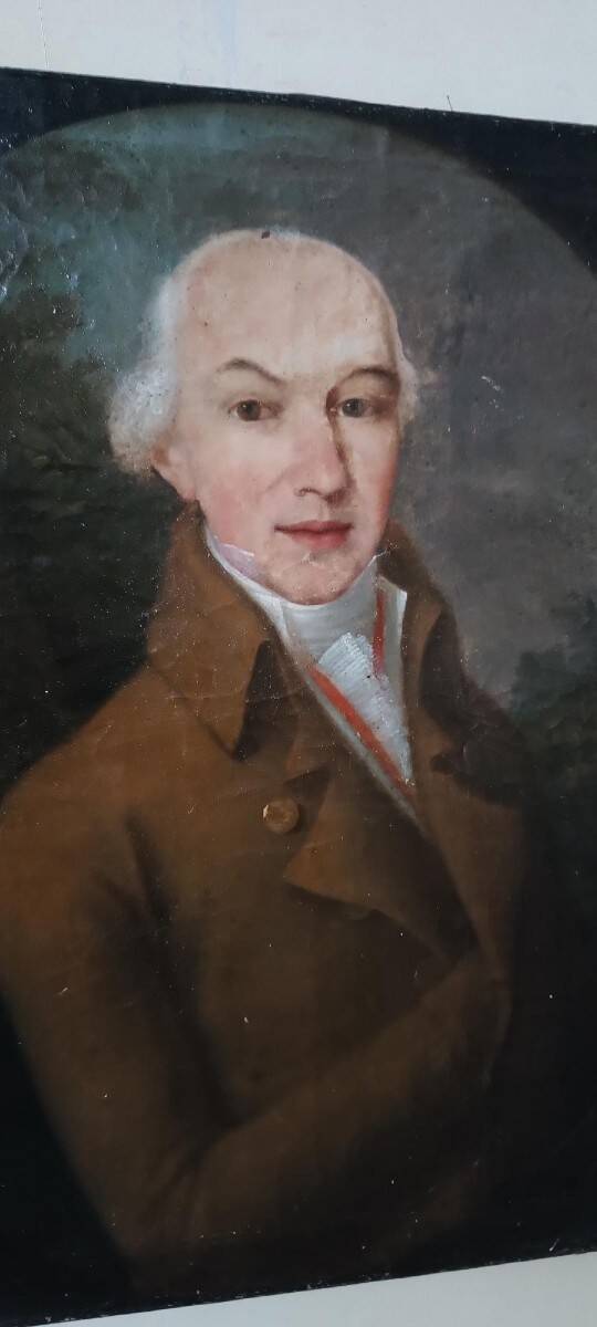 An old portrait of a gentleman dating from the late 18th century