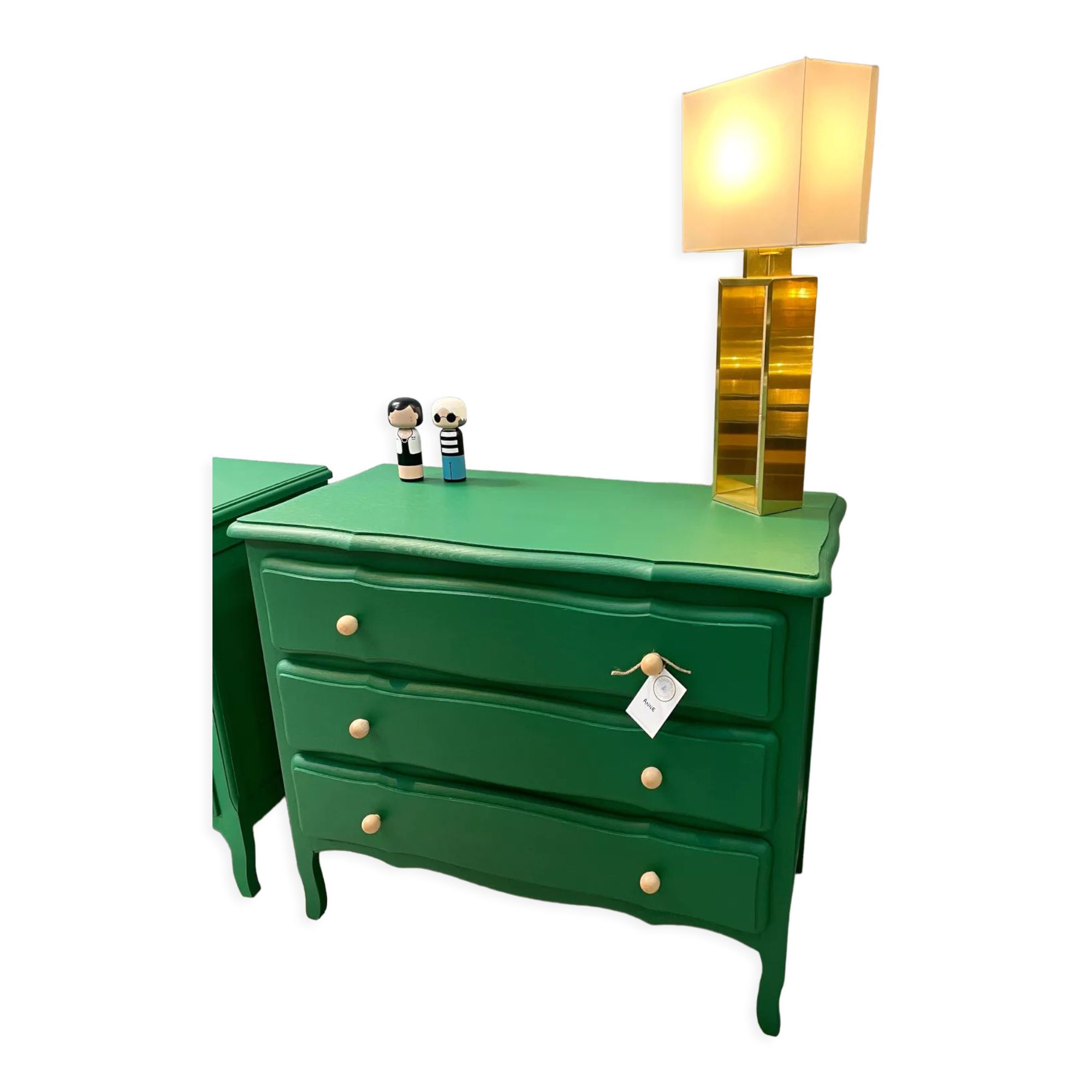 Antique chest of drawers