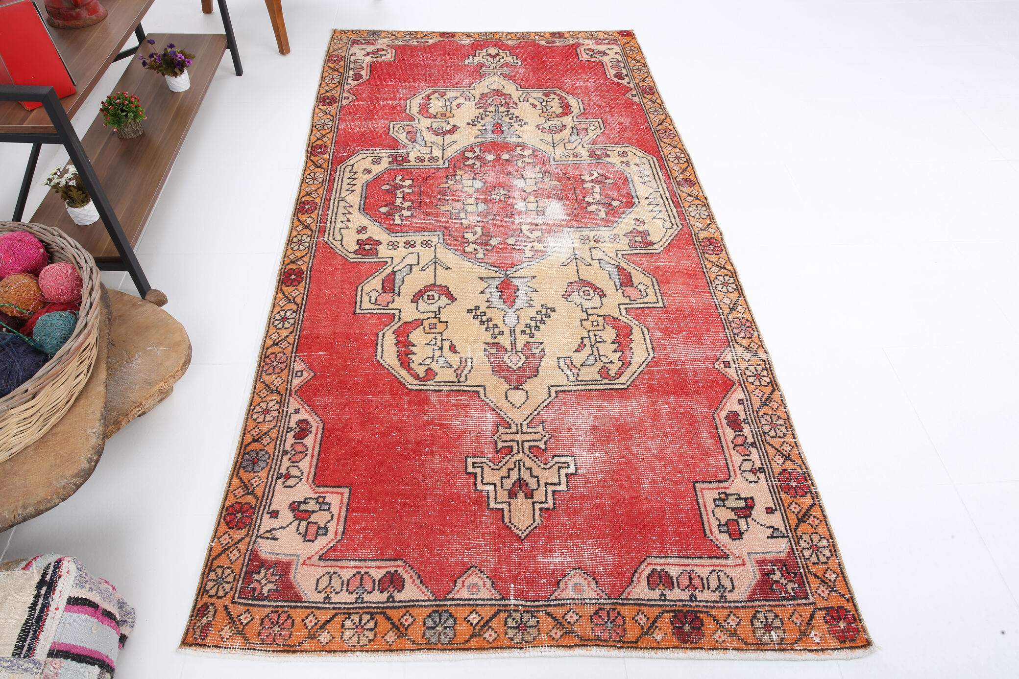 Madallion oriental vintage carpet
