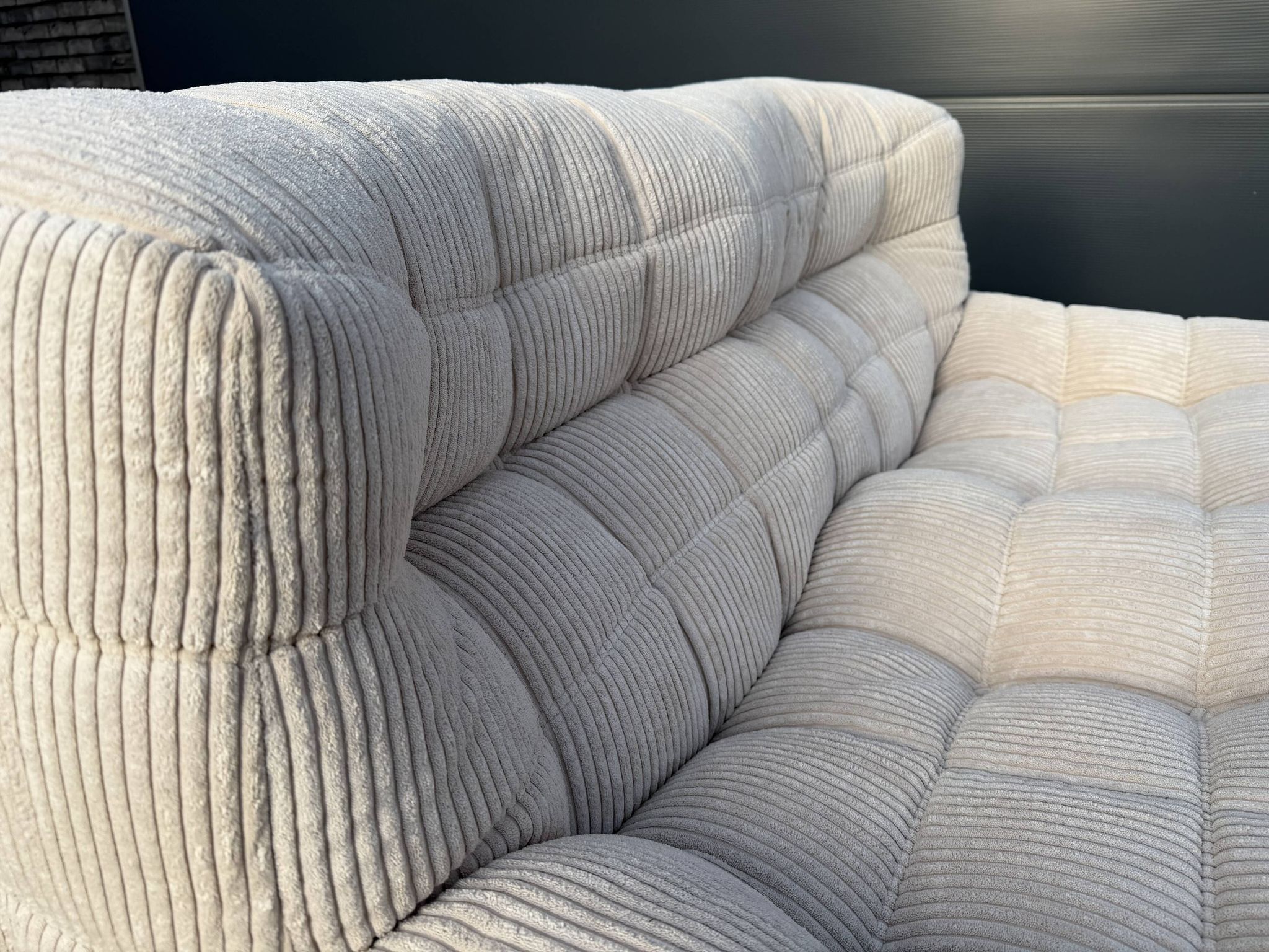 Ligne Roset Kashima 2 places Beige Velours côtelé