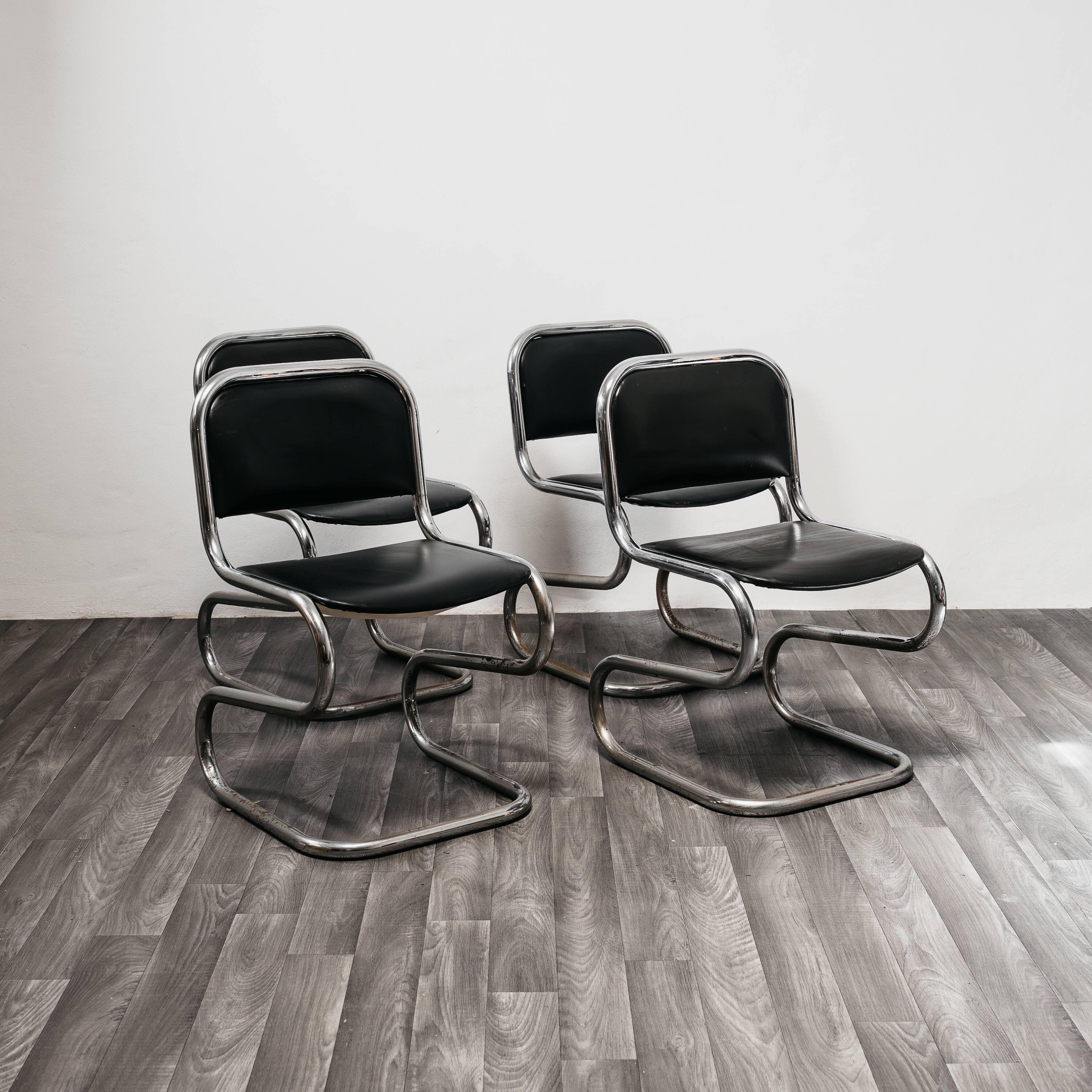 Set of 4 chrome steel rocking chairs, vintage modern 80s design.