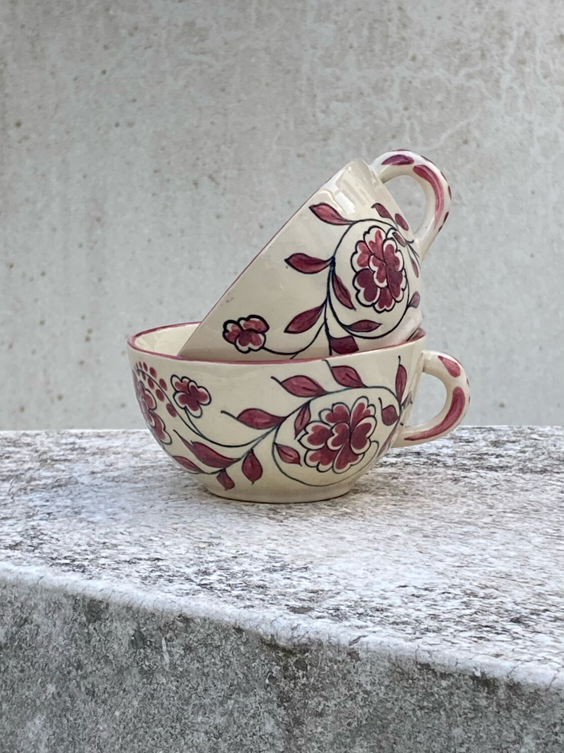 Deux tasses motif fleurs